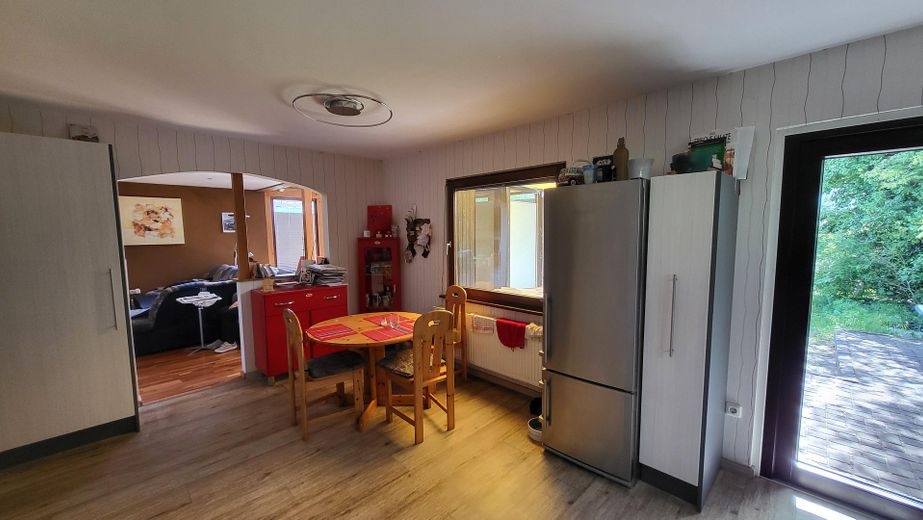 Detached single-family house in Sandhausen with plenty of space and 2 bedrooms on the ground floor – Gemütlicher Essplatz i d Küche