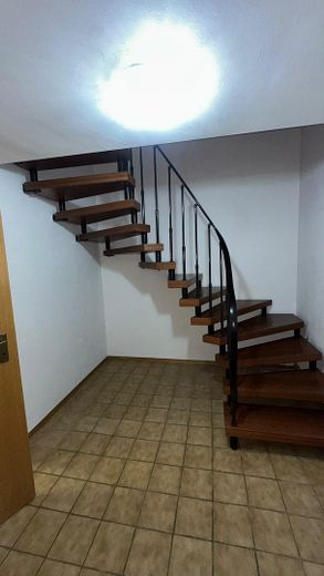 Haus - Udldinger Hang - von Privat in Toplage in Dachau Altstadtnähe – Treppe Keller