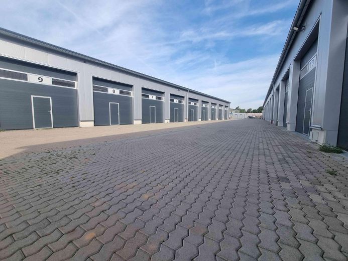 Kompakte Lagerhalle mit 55qm in zentraler Lage zu Vermieten! – Innenhof mit Wendemöglichkeit