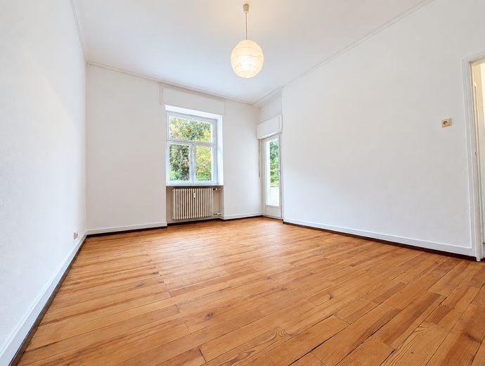 Bel appartement lumineux de 3 pièces en centre-ville (adapté à une colocation) – Zimmer 3 mit Balkonzugang