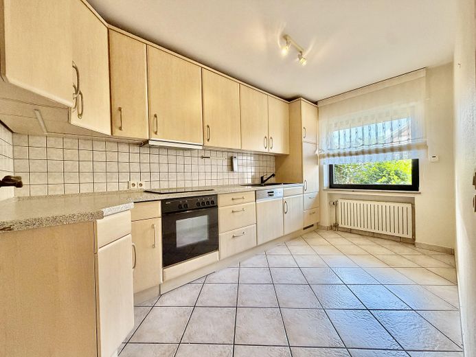 Provisionsfrei: Doppelhaushälfte mit 137 m², Garten und Garage in Erkelenz – Küche