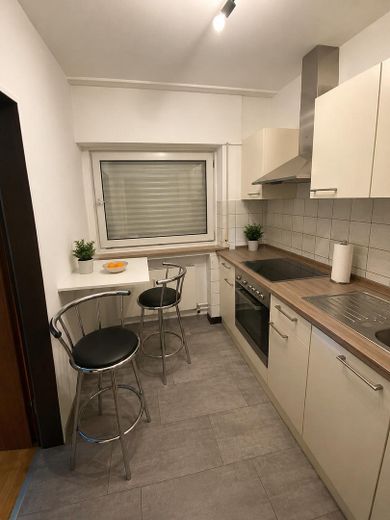 Großzügige 1-Zimmer Wohnung mit Balkon und Garage in Bornheim-Waldorf – Küche inklusive Einbauküche