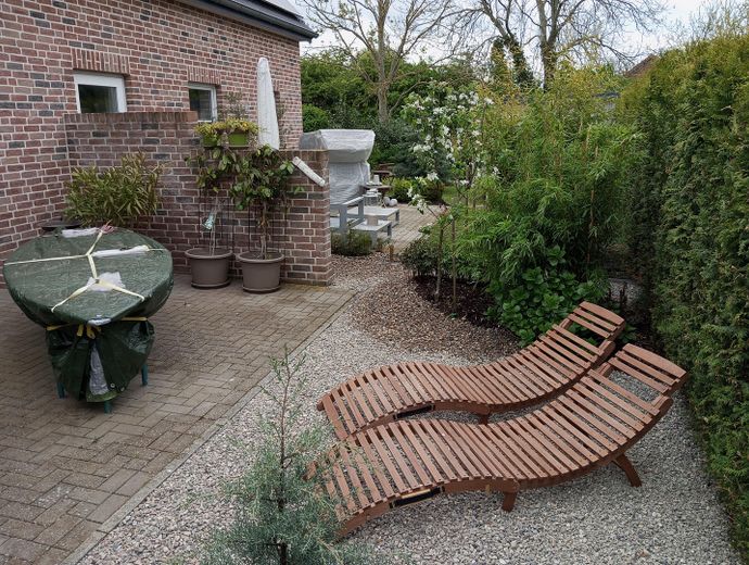 VON PRIVAT - STIL & CHARME stehen für dieses Raumwunder. Fotowoltaika, ogród, domek ogrodowy... – GARTEN
