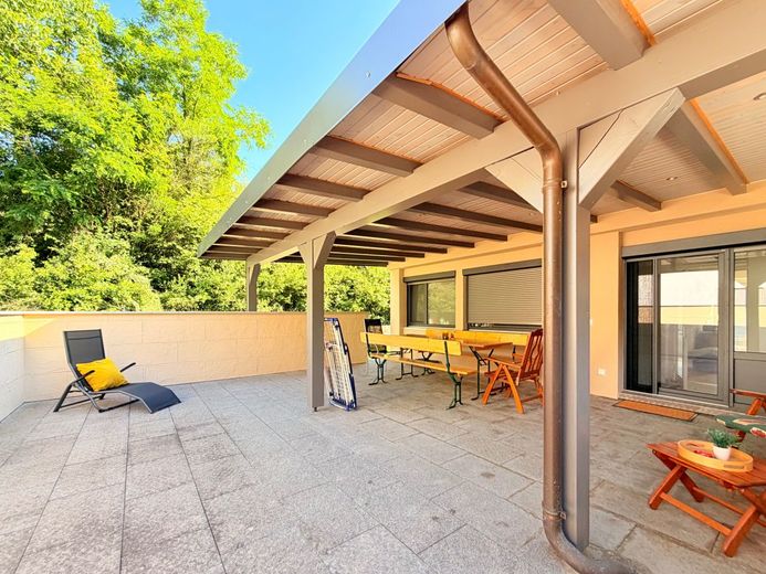 Modernisiertes EFH auf großzügigem Grundstück in begehrter Wohnlage – Terrasse überdacht