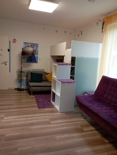 Bahçeli, havuzlu ve şömineli, sakin konumda geniş, mobilyalı ikiz ev - HH-Eidelstedt – OG-Schlafzimmer 2