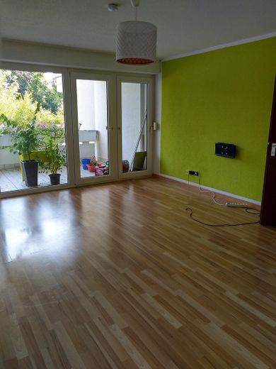 Инвестиционная недвижимость в Унтерхахинге, 3-комнатная квартира – Wohnzimmer