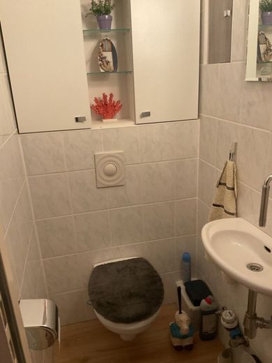 Vermietete Kapitalanlage: 3-Zimmer-ETW mit Loggia &amp; Tiefgaragenstellplatz in Minden! – Gäste WC