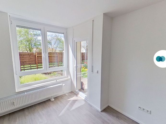 ** FULLY RENOVATED, modern 4-room TERRACE APARTMENT in Roding ** – Ansicht III: Wohnzimmer