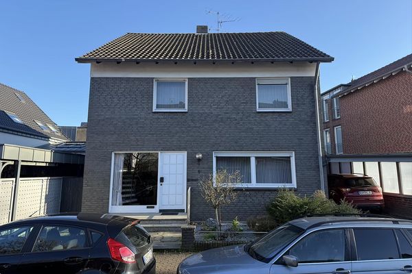 Ampia casa residenziale modernizzata di 180 m², 7 camere da letto, giardino e posizione centrale a Bocholt