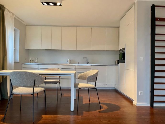 Exklusive, sonnige Familienwohnung - 4-ZKB mit Balkon direkt am Rebstockpark – Küche/ Wohnzimer