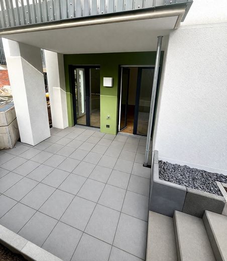 Lichtdurchflutete Neubau-Gartenwohnung mit Terrasse & hochwertiger Ausstattung – Terrasse