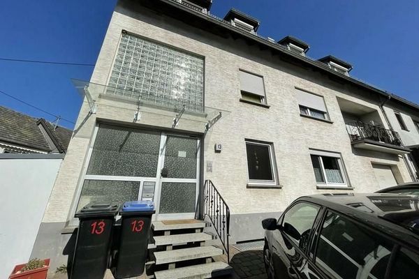 Wittlich-Gladbach -- विशाल विस्तार के लिए 4 कमरों वाला अटारी अपार्टमेंट (लगभग 96 m²) --