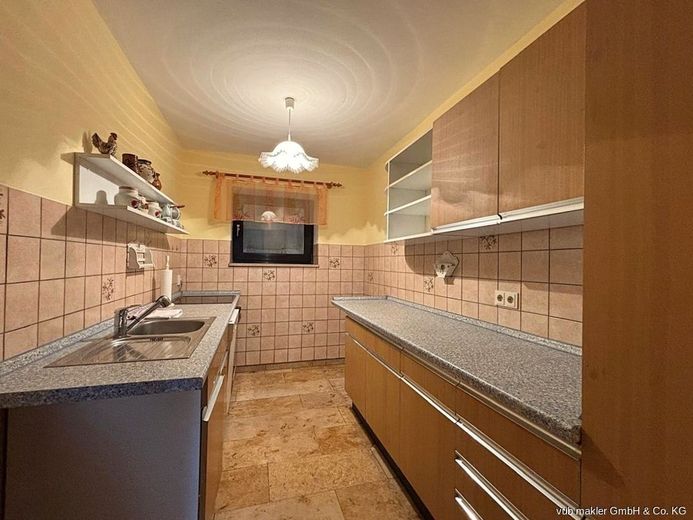 Stilvolles Einfamilienhaus mit Einliegerwohnung und großzügigem Grundstück in Arzberg – VUB0002479-15