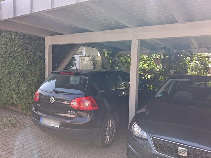 3-кімнатна терасна квартира з навісом для авто та часткою саду в Neu-Ulm/Burlafingen – Carport