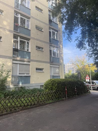 Bezugsfreie 1,5-Zimmer-Wohnung mit traumhaftem Spreeblick – ruhig, zentral und modernisiert – Haus Wohnung 1. OG rechts