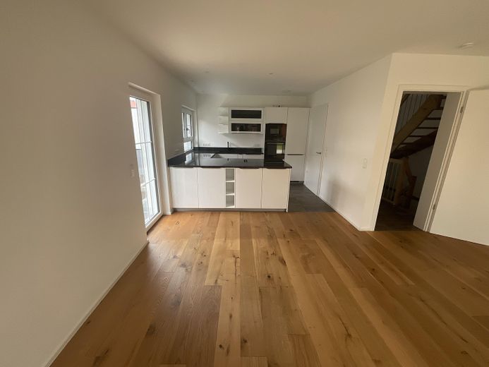 Am Waldrand - 5-Zi.-DHH | Bj. 2022 | 500 m² Grundstück – Küche.