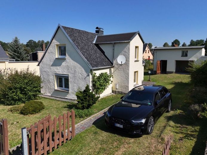 Einfamilienhaus in ruhiger Lage, mit großem Grundstück & viel Potenzial – Foto 1
