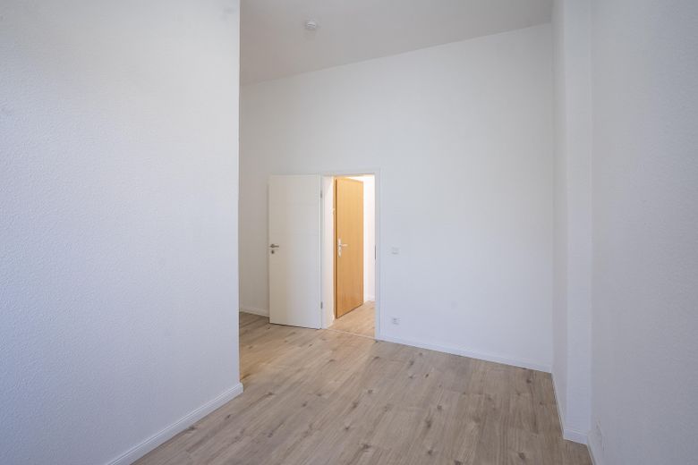 Provisionsfrei: Renoviert & bezugsfrei – 2,5-Zimmer-Wohnung zum Einziehen oder Vermieten! – Schlafzimmer - 2