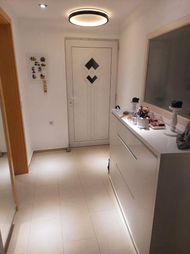 Helle 3-Zi.-Wohnung (72m²) mit EBK in Weil der Stadt-Merklingen – Ideal für Paare & Singles – Flur