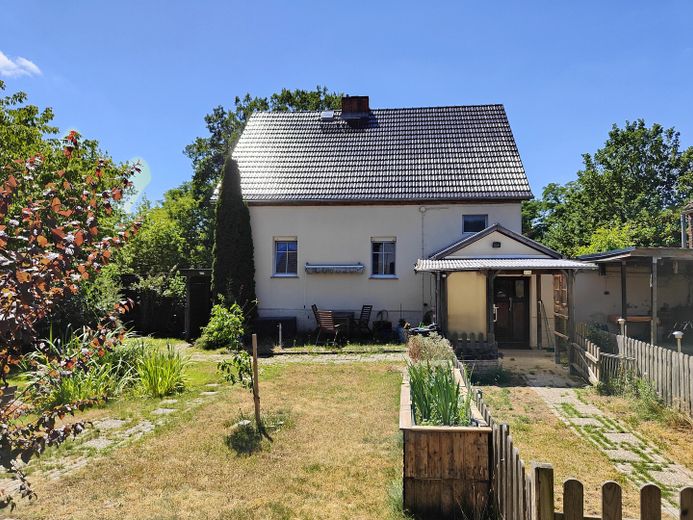 Landhuis met bijgebouwen op een perceel van meer dan 6.000 m² in een droomachtige, afgelegen ligging  - provisievrij – Wohnhaus hinten Garten