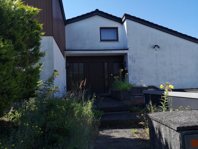 Einfamilienhaus mit Anliegerwohnung – Foto 2