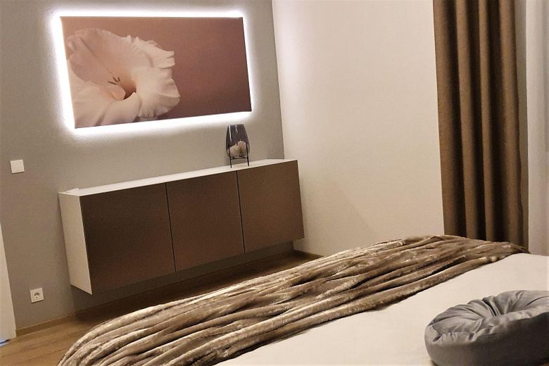 Appartement d’affaires de 2 pièces avec grand balcon – connecté, meublé et flexible 💼🌅 – Schlafzimmer