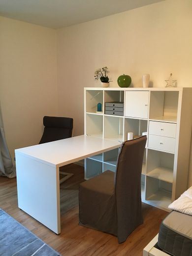 2026 Berlin! Schöner im möblierten Apartment in Steglitz, Elisenstr., zwischen Rathaus & Stadtpark – Wohnbereich 