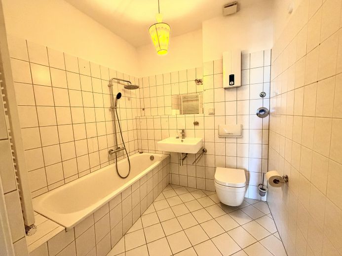 Attraktive 3-Zimmer-Wohnung mit Balkon in begehrter Lage von Weimar – Westvorstadt – Musterbild - selber Schnitt