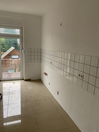 Helle, moderne drei Zimmer, Küche, Diele, Bad 75 m²mit Südbalkon – Foto 3