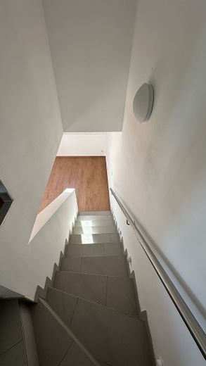 Blick Treppe runter 1