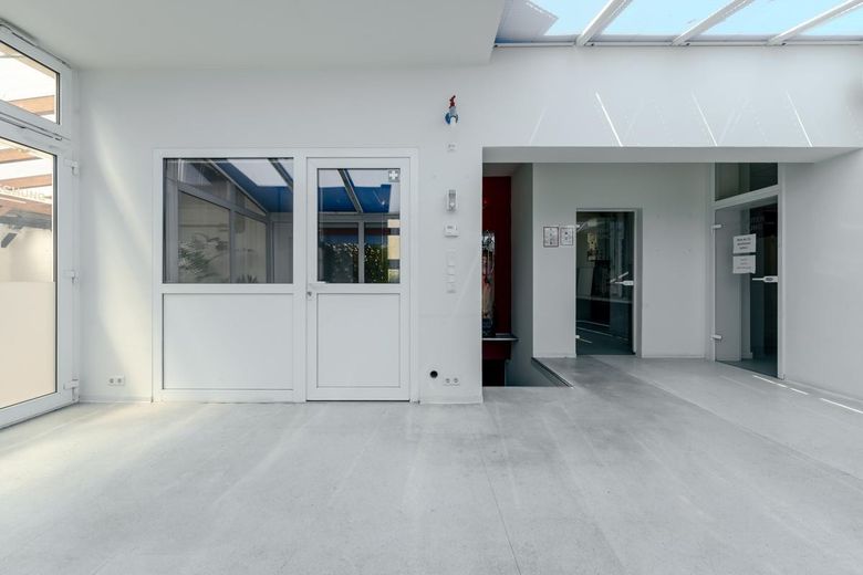 Büro + Werkstatt + Showroom | Glaseingang | ab 393 m² bis 700 m² | sofort! Kostenlose Werbefläche! – Büro