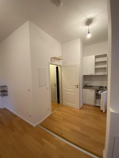 1-Zi-Apartment mit Balkon Gärten v.Veste – Wohnbereich
