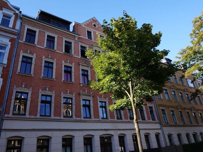 Das Besondere genießen + Bad mit Fenster !!! 1. OG !!!! – Foto 1