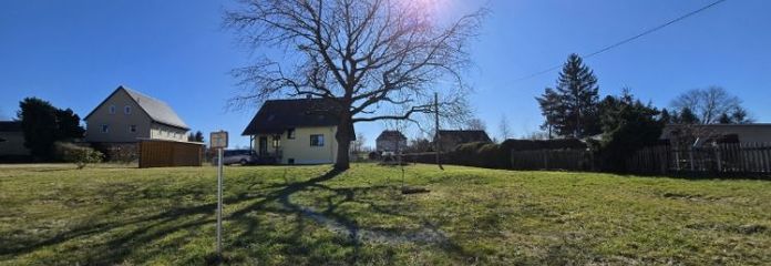 Słoneczna działka budowlana w spokojnej lokalizacji – 747 m² dla Państwa przyszłego domu w Rußdorf