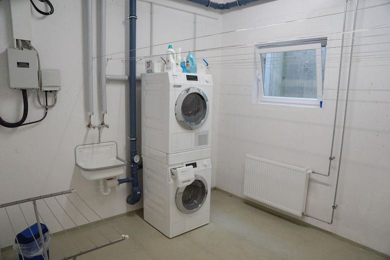 Markdorf’ta Alpler manzaralı, asansörlü ve küçük bir konut kompleksinde güneş alan 2,5 odalı çatı katı dairesi – Fotoğraf 35
