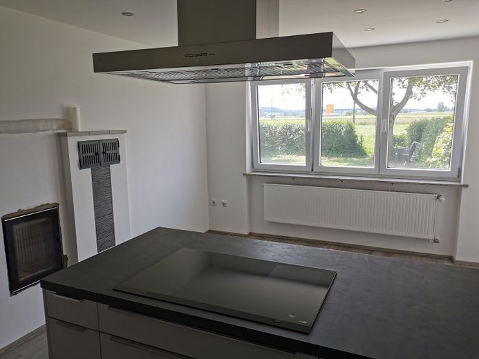 Blick Küche-Ofen-Garten