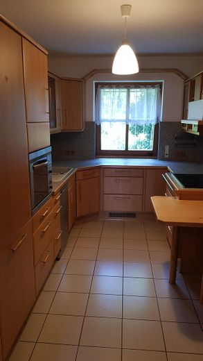 Traumwohnung m. Garten in bester Wohnlage Ende Sackgasse mit Blick in die Alpen mit PV Anlage – Küche