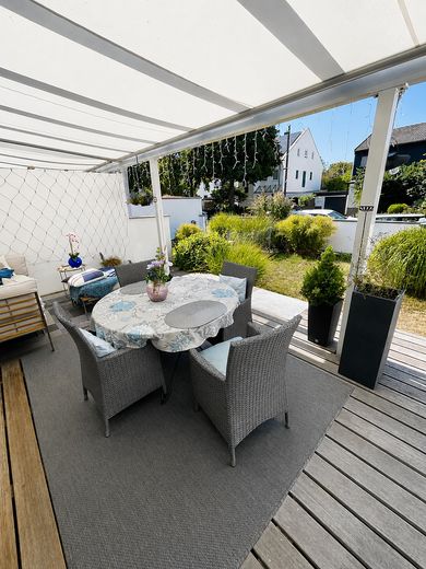 Casa bifamiliare curata a Gröbenzell – SENZA PROVVIGIONE DA PRIVATO – Überdachte Terrasse