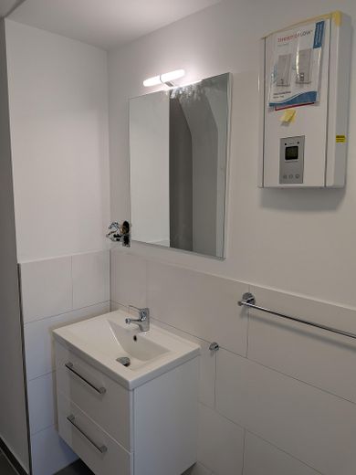 First occupancy after complete renovation: Modern shared apartment rooms (all-inclusive 550€) – individually or as a group of 4 – Bad