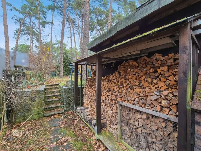 Baugrundstück mit schönem Wochenendbungalow - FALC Immobilien – Kaminholz