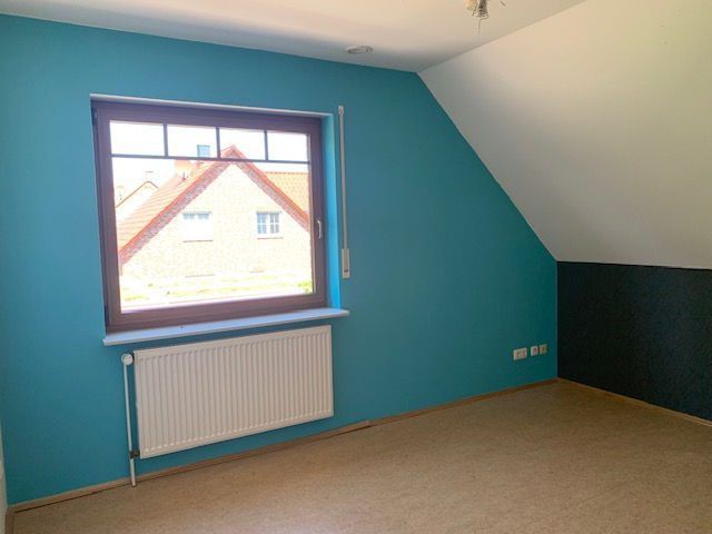Provisionsfrei! Traumhaft schönes EFH mit separatem Büro-/Gästebereich - sofort frei! – Großes Kinderzimmer im OG