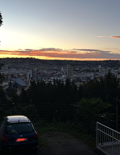 Moderne vollmöblierte 1-Zimmerwohnung mit Blick in die Stadt – Foto 10