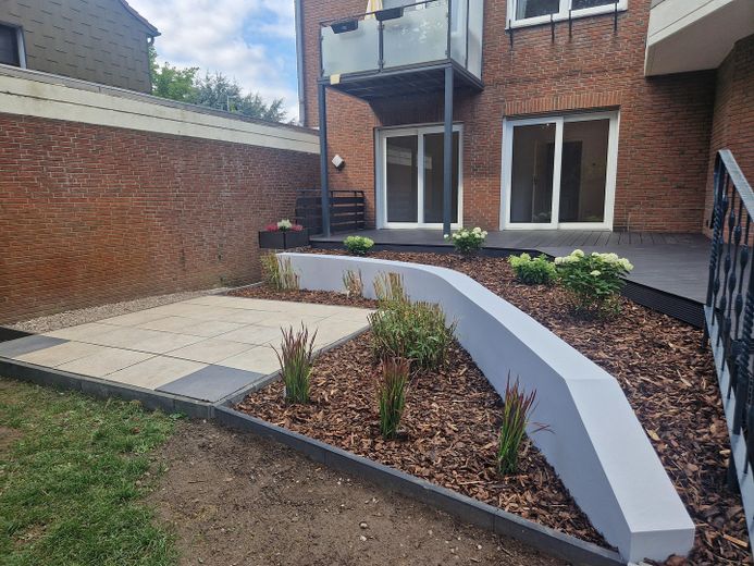 Buchholz! Huis in huis - appartement op de begane grond van 156 qm met terras, tuin en grote garage – Terrasse/Garten