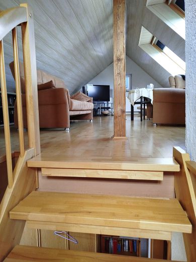 Casa unifamiliare ben tenuta con edificio accessorio e piscina riscaldabile – 2. Wohnzimmer Dachgeschoss