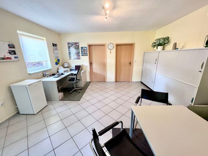Büro und Besprechungsraum