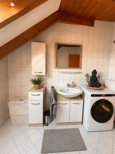 Schöne 2 ZKB im DG mit Stellplatz – Foto 3