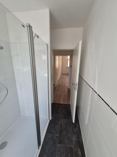Ihr neues Zuhause in der Innenstadt: 4ZKB, kompl. saniert, mit Einbauküche – Foto 12