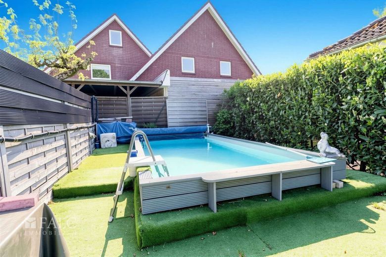Provisionsfrei: modernisiertes Einfamilienhaus mit Pool und Sauna – Pool