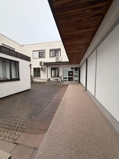 Helle Büro-/Praxisräume 110 qm in bester Lage – Eingang im Innenhof
