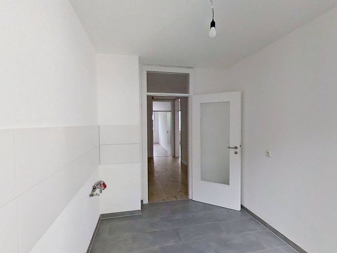 Hell und geräumig: 3-Zimmer-Wohnung. mit Balkon und Wannenbad in fußläufiger Nähe zur Innenstadt – Ansicht II: Küche